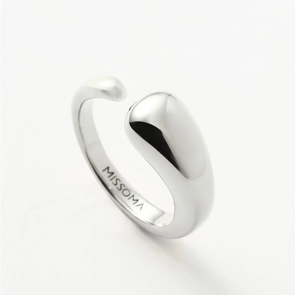 Jewelry - Missoma London Silver Wave Ring